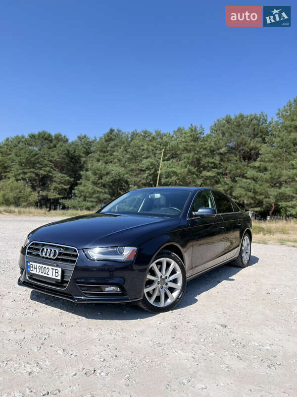 Седан Audi A4 2013 в Днепре