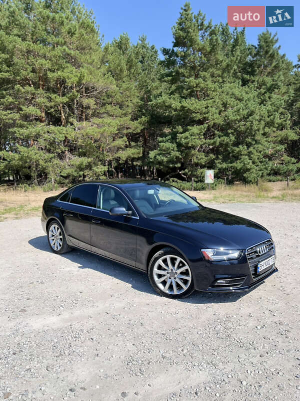 Седан Audi A4 2013 в Днепре