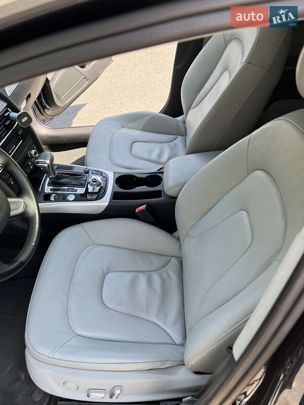 Седан Audi A4 2013 в Днепре