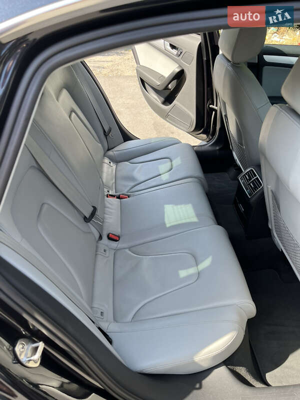Седан Audi A4 2013 в Днепре