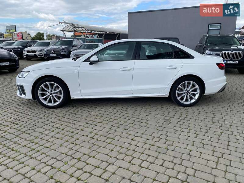Седан Audi A4 2023 в Львове