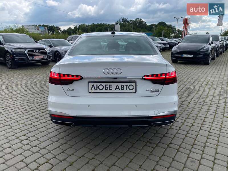 Седан Audi A4 2023 в Львове