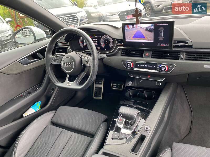 Седан Audi A4 2023 в Львове