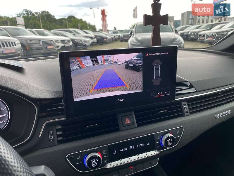 Седан Audi A4 2023 в Львове