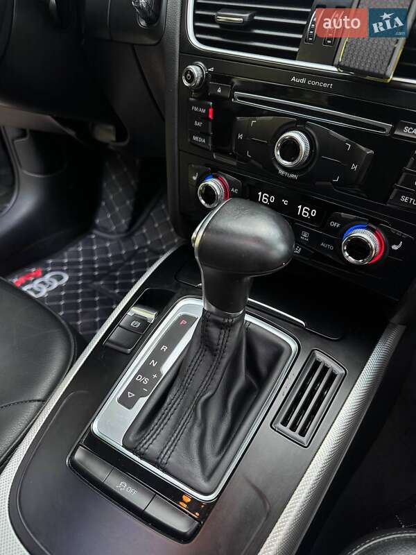 Седан Audi A4 2014 в Львове