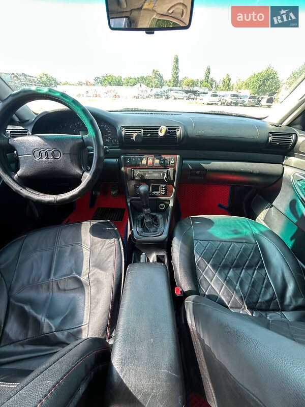 Седан Audi A4 1996 в Умани