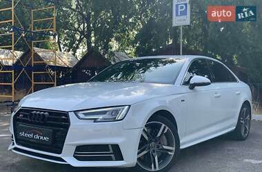 Седан Audi A4 2017 в 