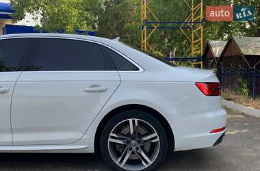 Седан Audi A4 2017 в 