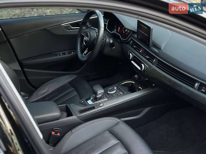 Седан Audi A4 2019 в Полтаве