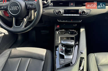 Седан Audi A4 2021 в 