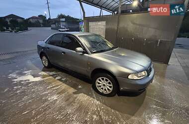 Седан Audi A4 1994 в 