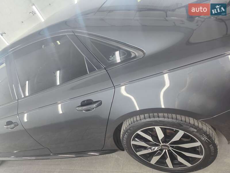 Седан Audi A4 2017 в Черновцах
