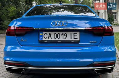 Седан Audi A4 2022 в 