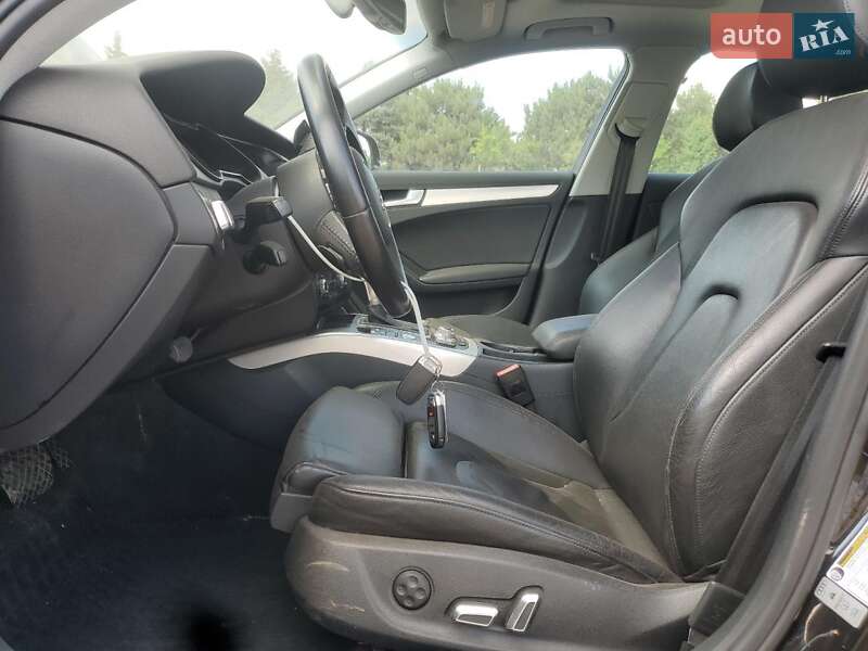 Седан Audi A4 2013 в Львове