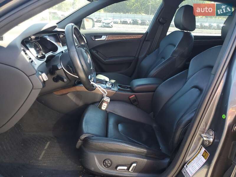 Седан Audi A4 2014 в Львове
