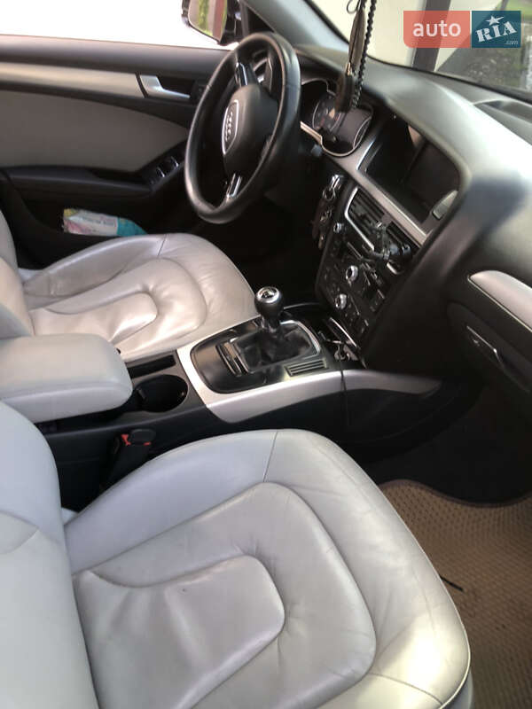 Седан Audi A4 2014 в Луцке