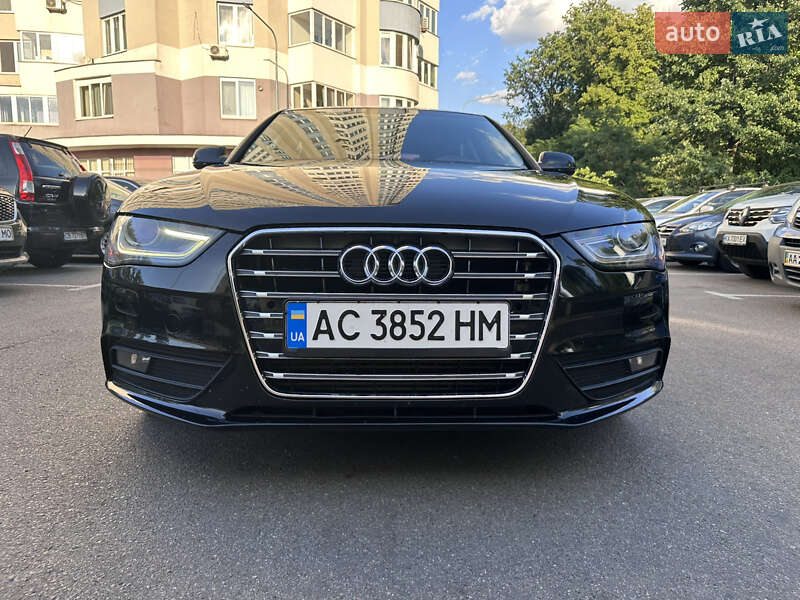 Седан Audi A4 2013 в Киеве