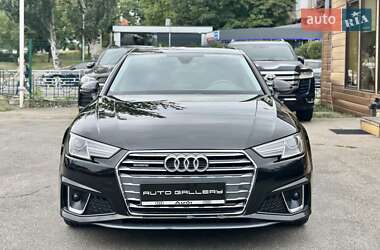 Седан Audi A4 2018 в 