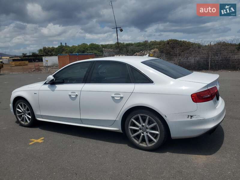 Седан Audi A4 2014 в Львове