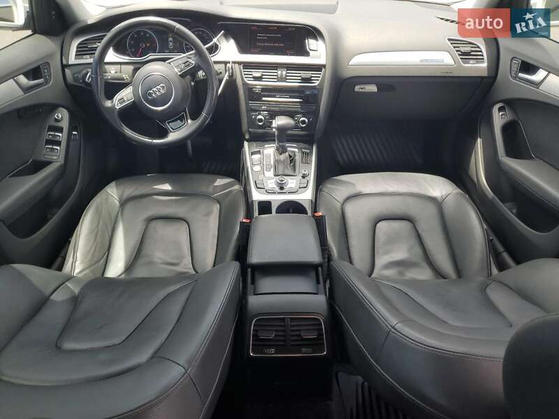Седан Audi A4 2014 в Львове