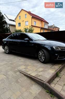 Седан Audi A4 2017 в Львове
