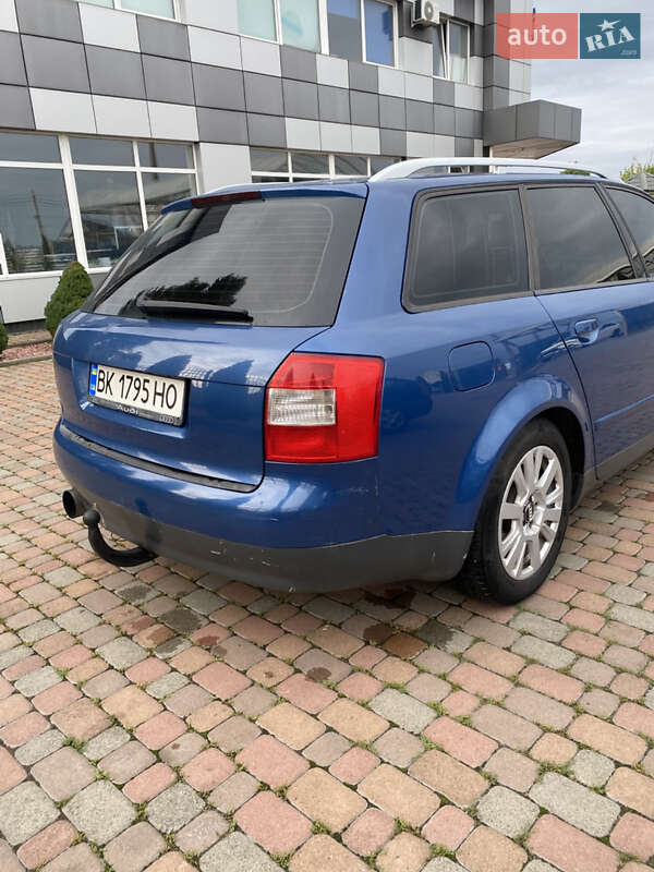 Универсал Audi A4 2001 в Сарнах