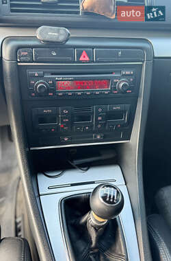Седан Audi A4 2004 в 