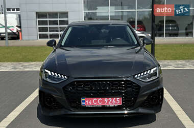 Седан Audi A4 2021 в 