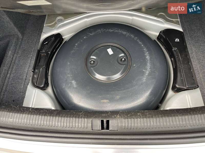 Седан Audi A4 2005 в Луцке