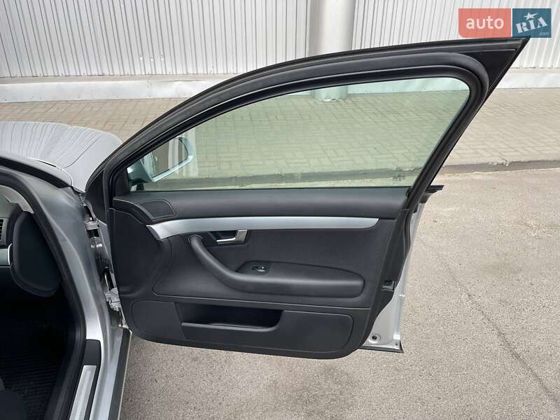 Седан Audi A4 2005 в Луцке