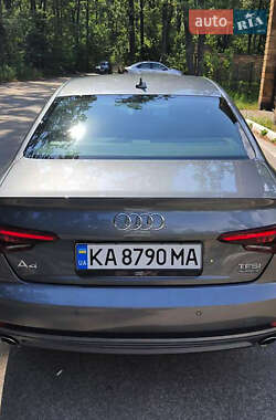 Седан Audi A4 2018 в 