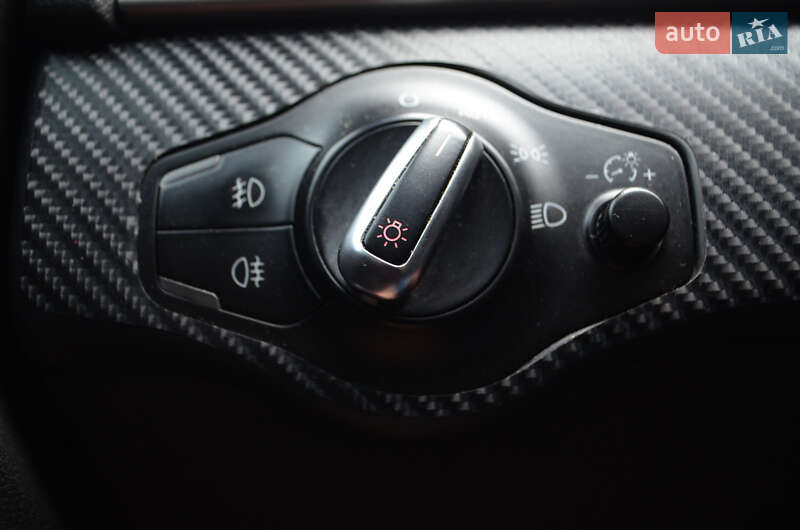 Седан Audi A4 2012 в Киеве