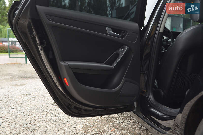 Седан Audi A4 2012 в Киеве