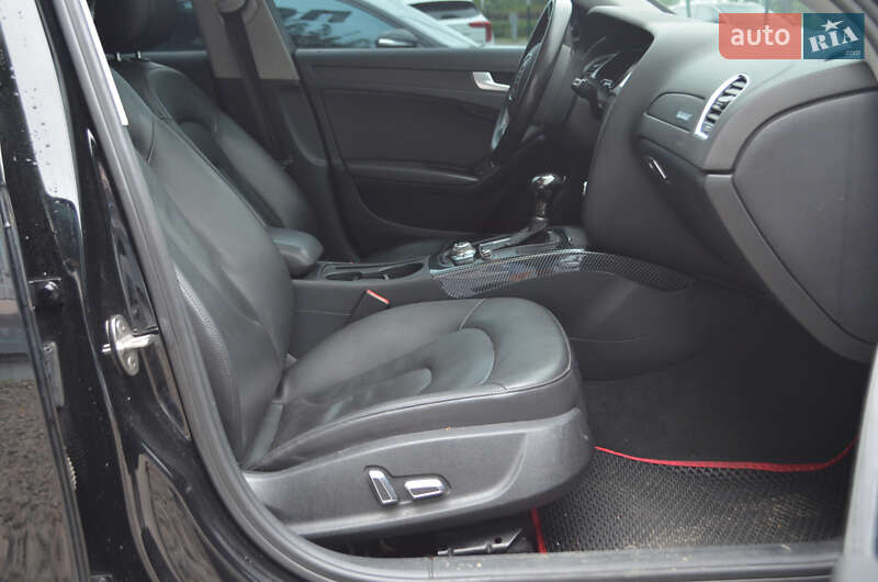 Седан Audi A4 2012 в Киеве