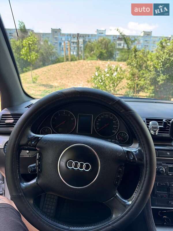Седан Audi A4 2002 в Запорожье