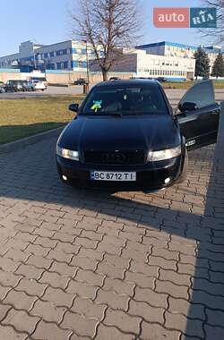 Седан Audi A4 2004 в Сокале