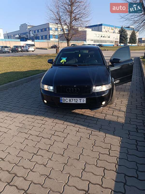 Седан Audi A4 2004 в 