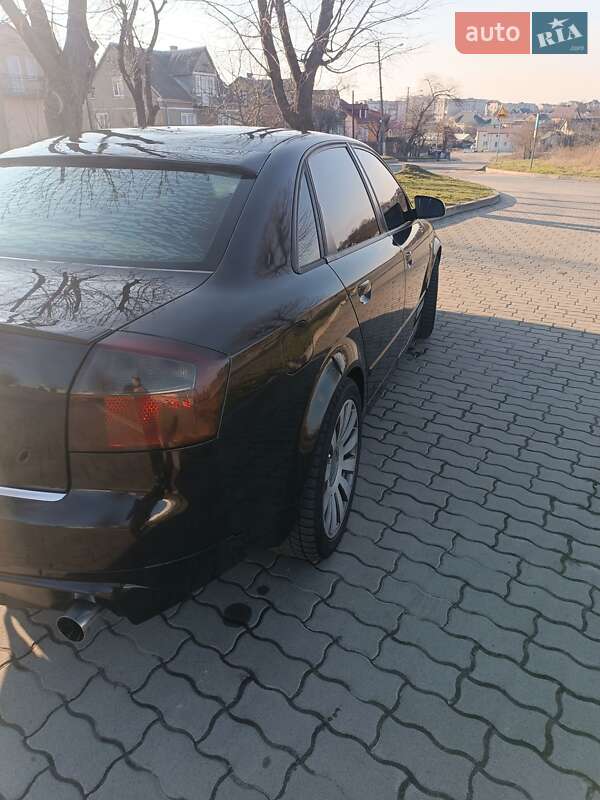 Седан Audi A4 2004 в Сокале