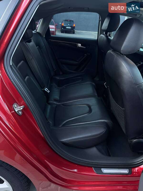 Седан Audi A4 2013 в Житомире