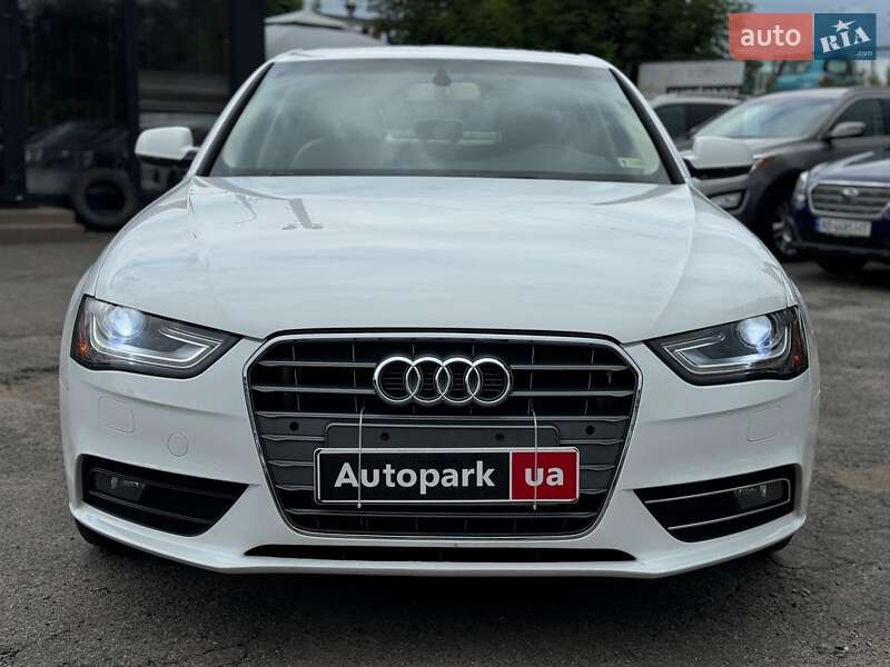 Седан Audi A4 2012 в Виннице