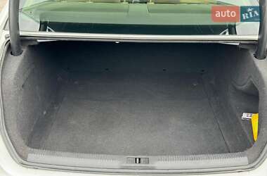 Седан Audi A4 2012 в 