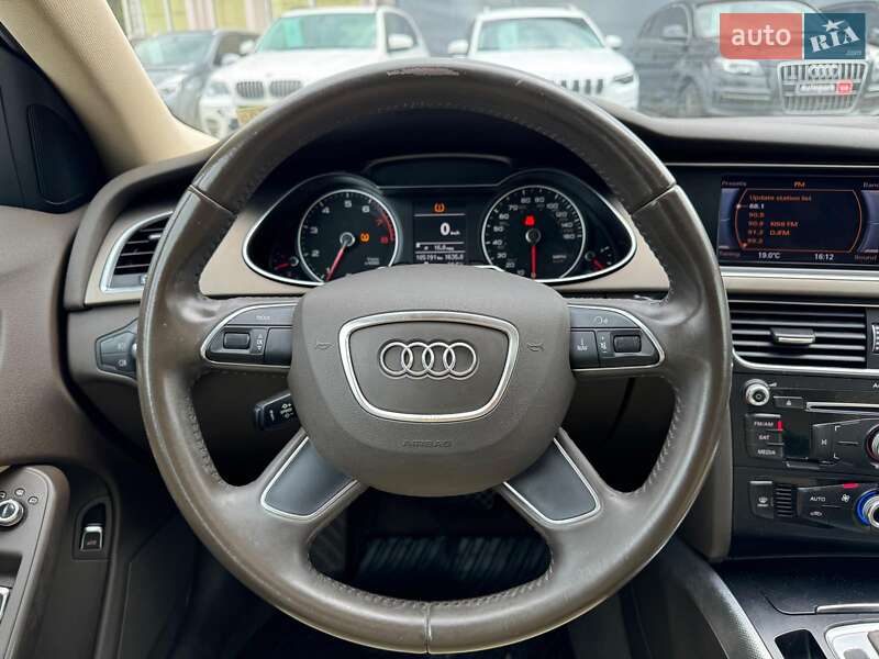 Седан Audi A4 2012 в Виннице