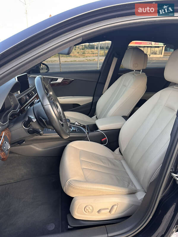Седан Audi A4 2017 в Киеве