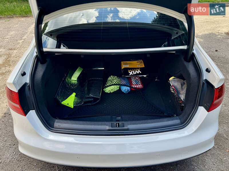 Седан Audi A4 2014 в Киеве фото 10 Седан Audi A4 2014 в Киеве