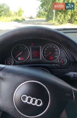 Седан Audi A4 2001 в 
