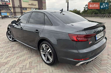 Седан Audi A4 2018 в 
