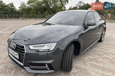 Седан Audi A4 2018 в 