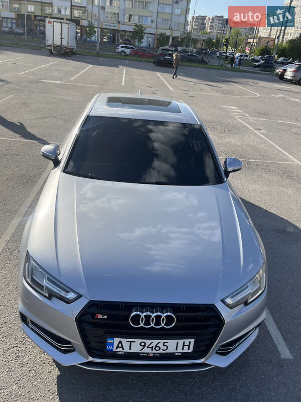 Седан Audi A4 2018 в Ивано-Франковске