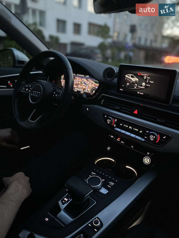 Седан Audi A4 2018 в Ивано-Франковске