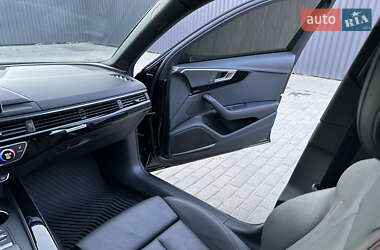 Седан Audi A4 2017 в 